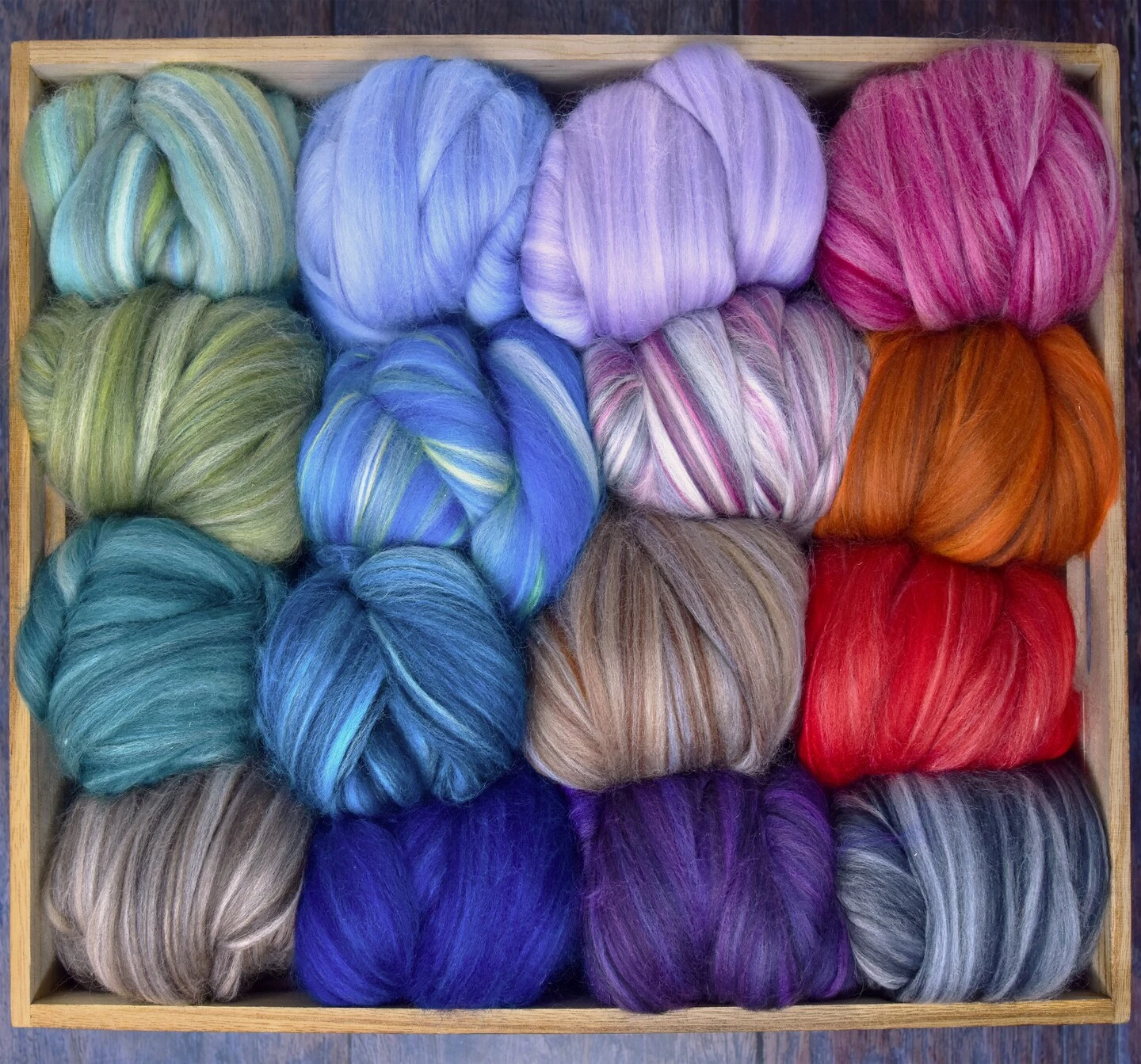 100% Superfine Merino Fiber: Winner's Circle. Soft Combed Top Roving Color Blend For Spinning, Felting, Weaving Volcano 6 100% Superfine Merino Fiber: Winner's Circle. Soft Combed Top Roving Color Blend For Spinning, Felting, Weaving Volcano - Image 4