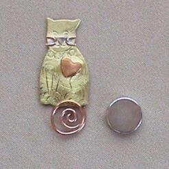 Puffin & Company Needle Nanny/Brooch - Kitty Multicolor -Michaels Stores 4159928107049 2